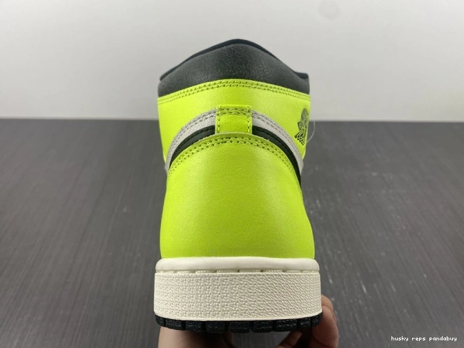 Cheap Husky 555088-702 Jordan Air Volt OG 1 High 0719